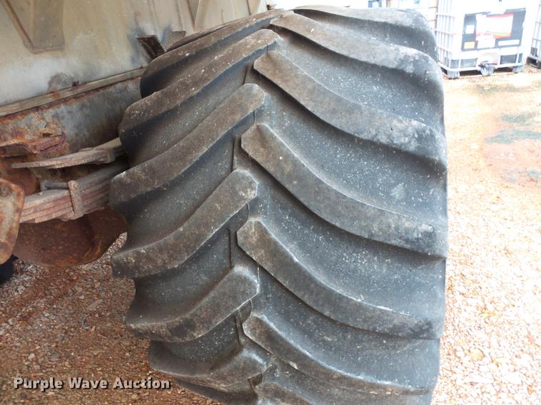 image for item FT9861 1994 International 8100 applicator truck