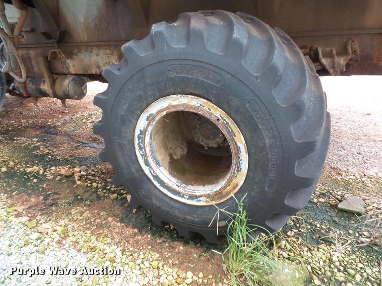 image for item FT9861 1994 International 8100 applicator truck