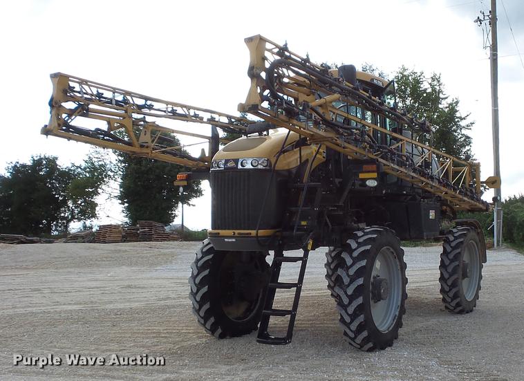 image for item FT9863 2014 Ag-Chem RoGator RG700 sprayer