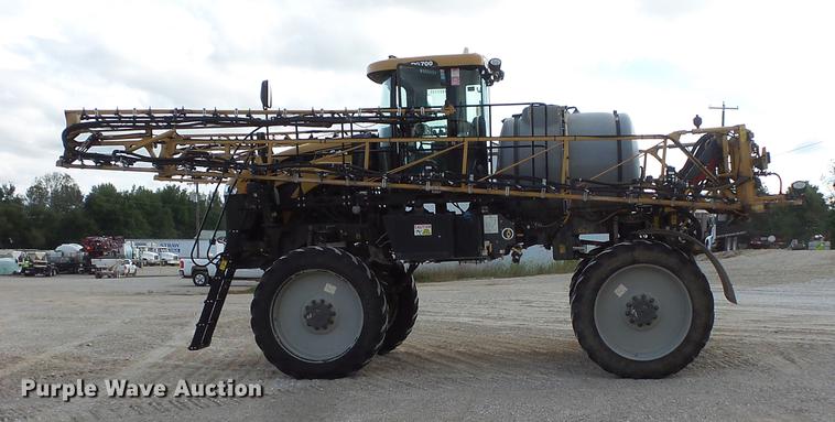 image for item FT9863 2014 Ag-Chem RoGator RG700 sprayer