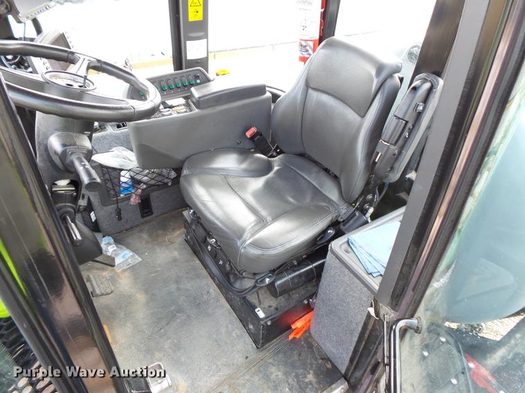 image for item FT9863 2014 Ag-Chem RoGator RG700 sprayer