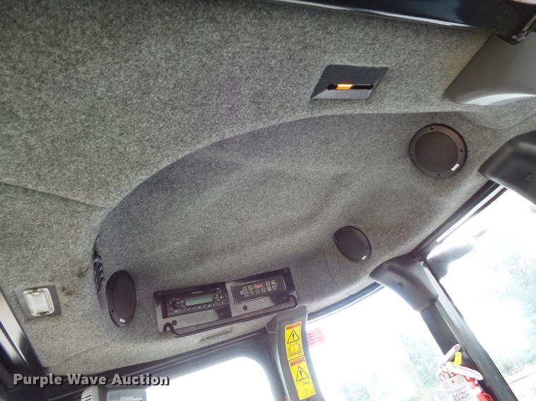 image for item FT9863 2014 Ag-Chem RoGator RG700 sprayer