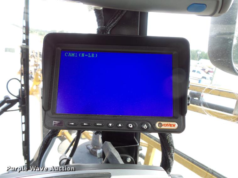 image for item FT9863 2014 Ag-Chem RoGator RG700 sprayer