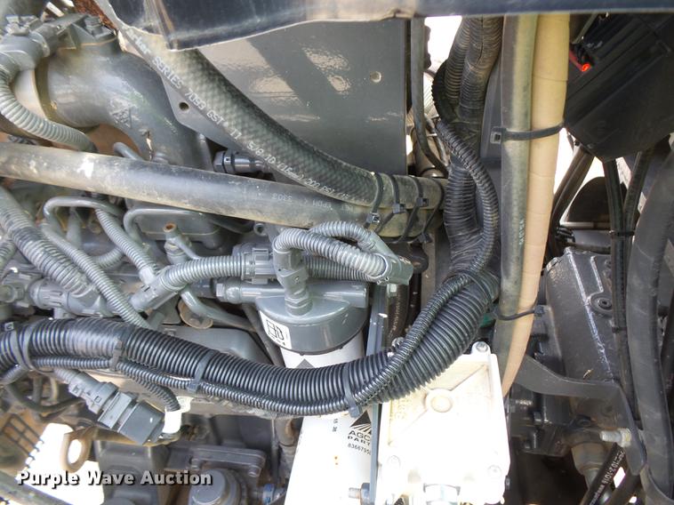 image for item FT9863 2014 Ag-Chem RoGator RG700 sprayer