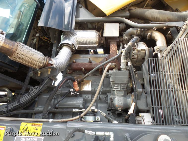 image for item FT9863 2014 Ag-Chem RoGator RG700 sprayer