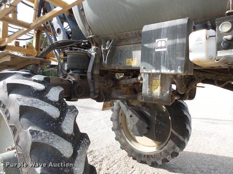 image for item FT9863 2014 Ag-Chem RoGator RG700 sprayer