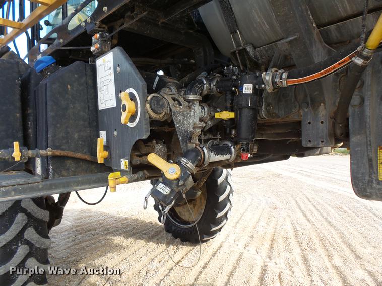image for item FT9863 2014 Ag-Chem RoGator RG700 sprayer