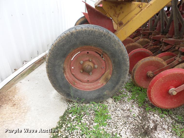 image for item FT9864 HayBuster 107 twin row grain drill