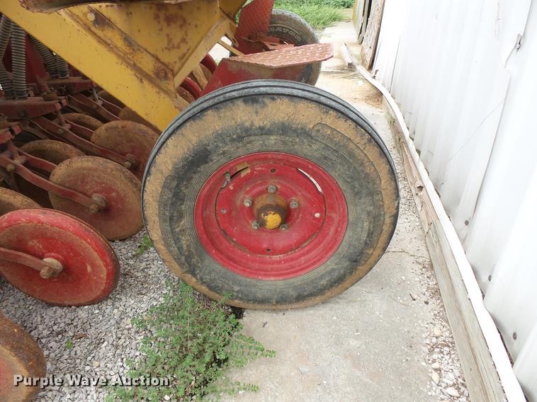 image for item FT9864 HayBuster 107 twin row grain drill