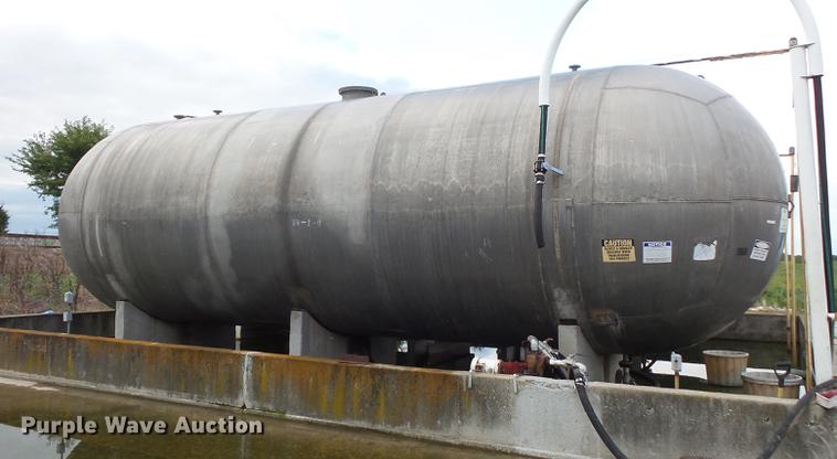 image for item FT9875 1964 Eaton Metal Products aluminum tank