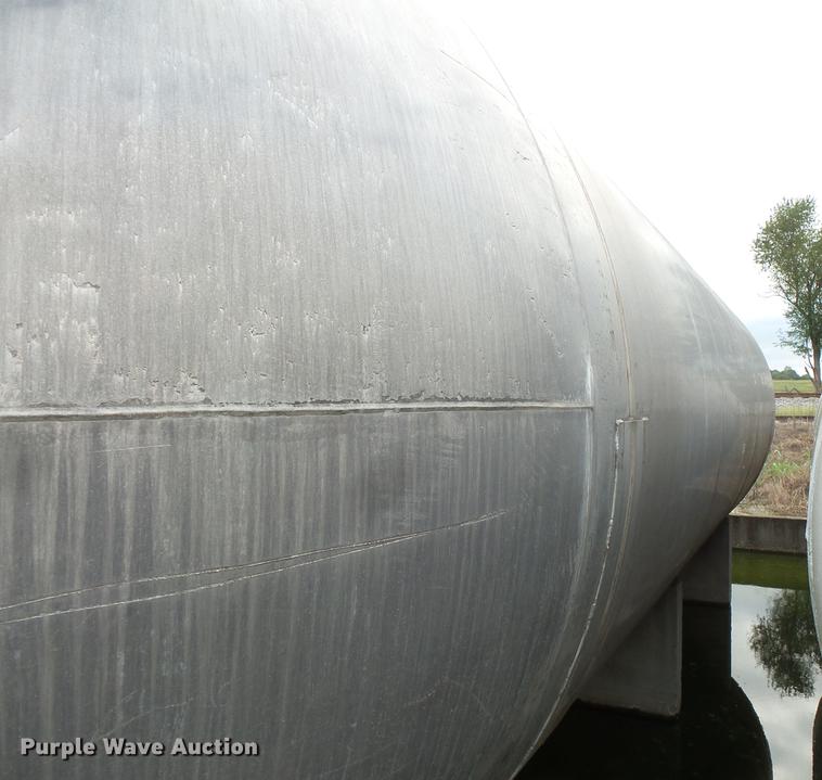 image for item FT9875 1964 Eaton Metal Products aluminum tank