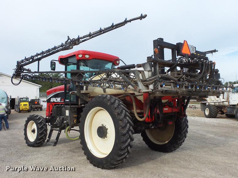 image for item FT9885 2009 Apache AS715 sprayer