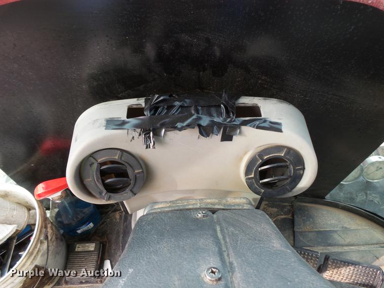 image for item FT9885 2009 Apache AS715 sprayer