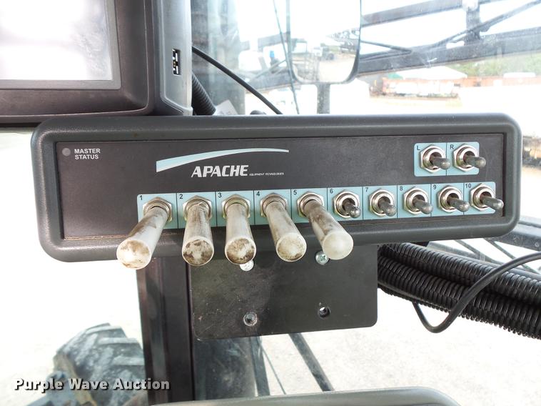 image for item FT9885 2009 Apache AS715 sprayer