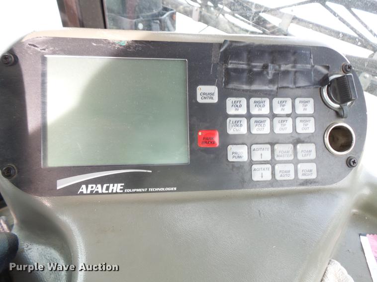 image for item FT9885 2009 Apache AS715 sprayer