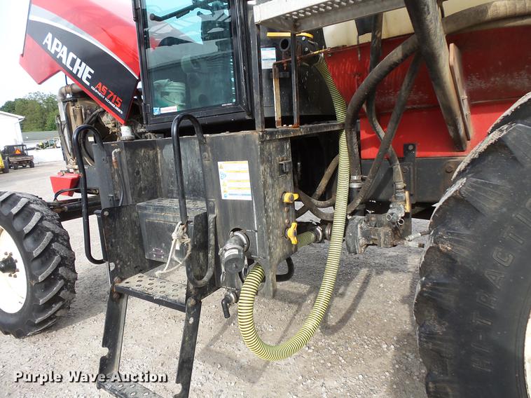 image for item FT9885 2009 Apache AS715 sprayer