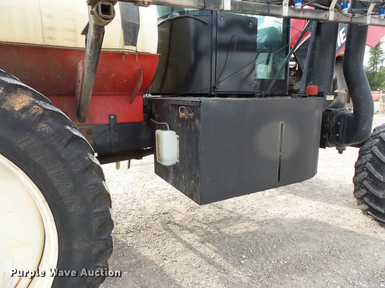 image for item FT9885 2009 Apache AS715 sprayer