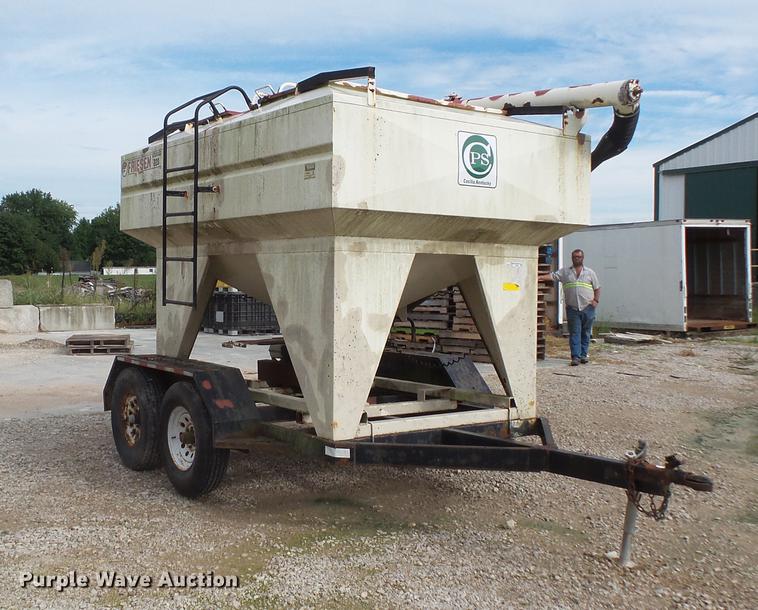 image for item FT9887 Friesen 220 seed tender
