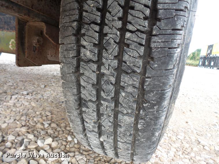 image for item FT9887 Friesen 220 seed tender