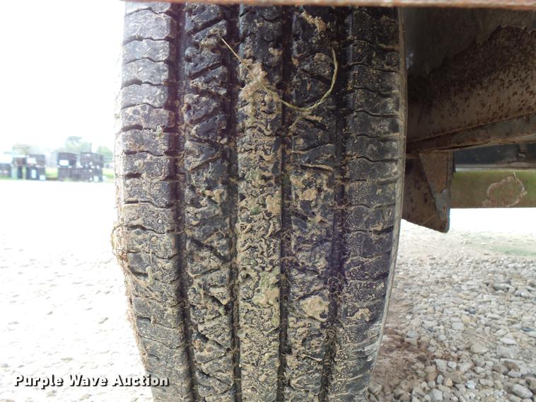 image for item FT9887 Friesen 220 seed tender