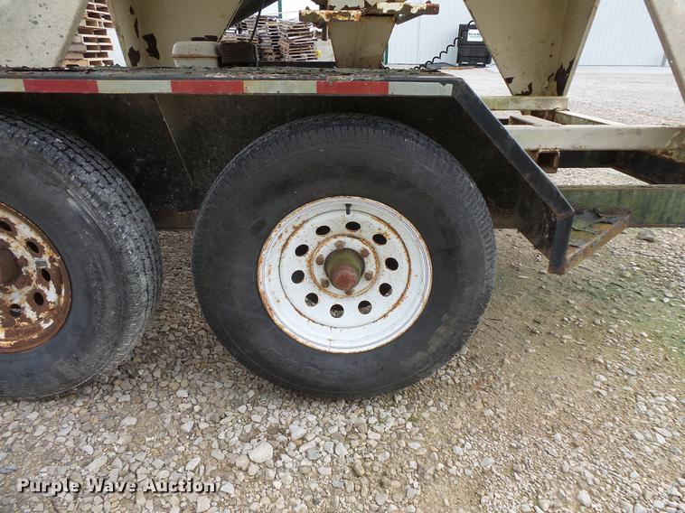 image for item FT9887 Friesen 220 seed tender