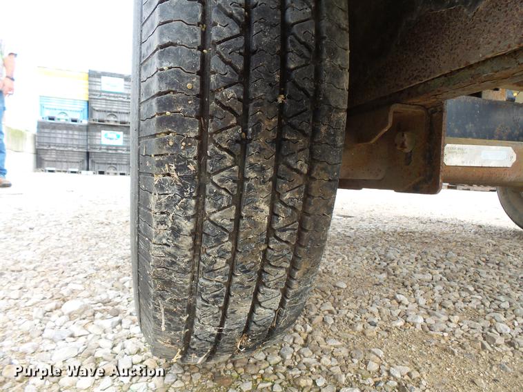 image for item FT9887 Friesen 220 seed tender