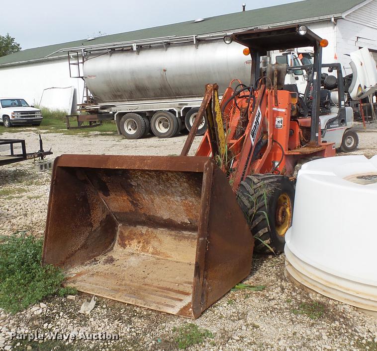 image for item FT9888 Willmar Wrangler wheel loader