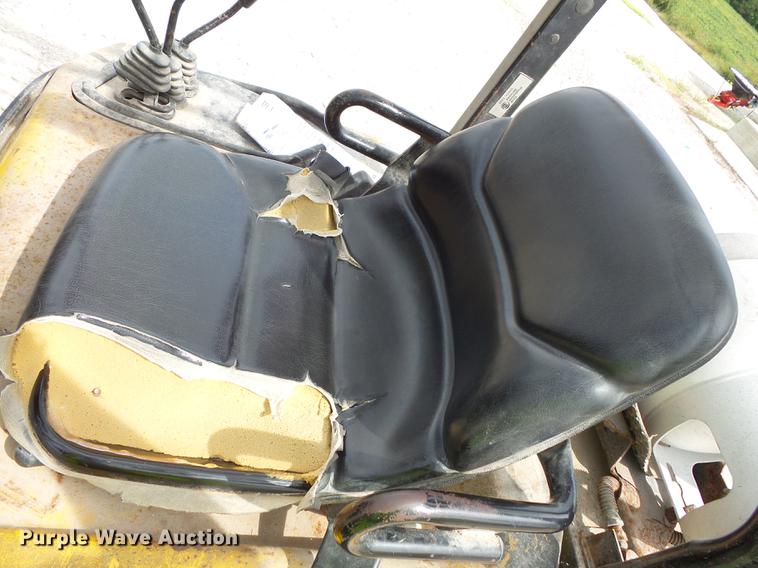 image for item FT9889 Yale GLP050RGNUAE090 forklift