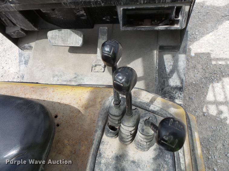 image for item FT9889 Yale GLP050RGNUAE090 forklift