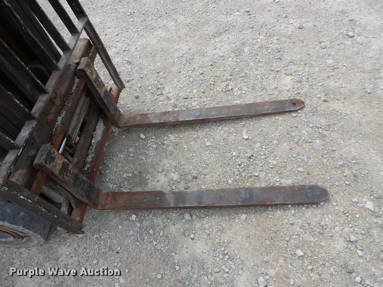 image for item FT9889 Yale GLP050RGNUAE090 forklift