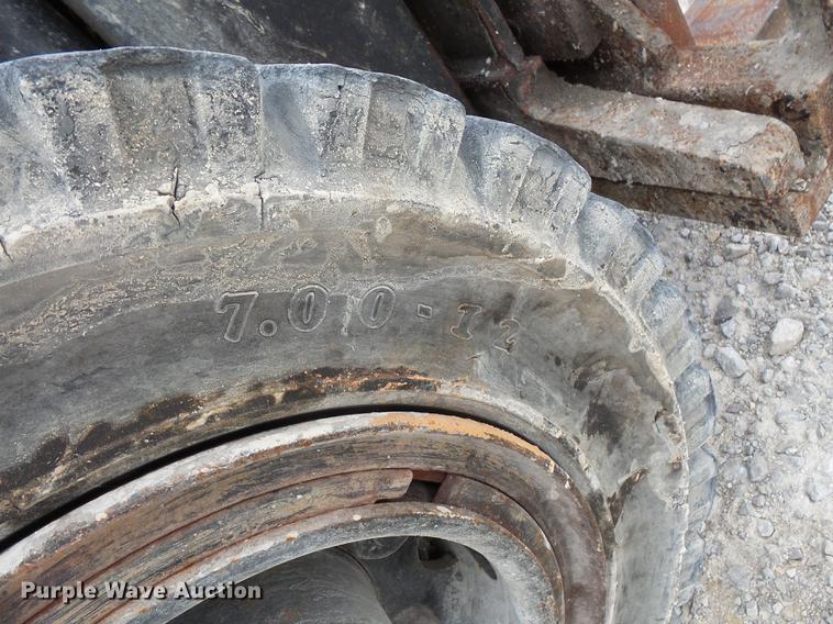 image for item FT9889 Yale GLP050RGNUAE090 forklift