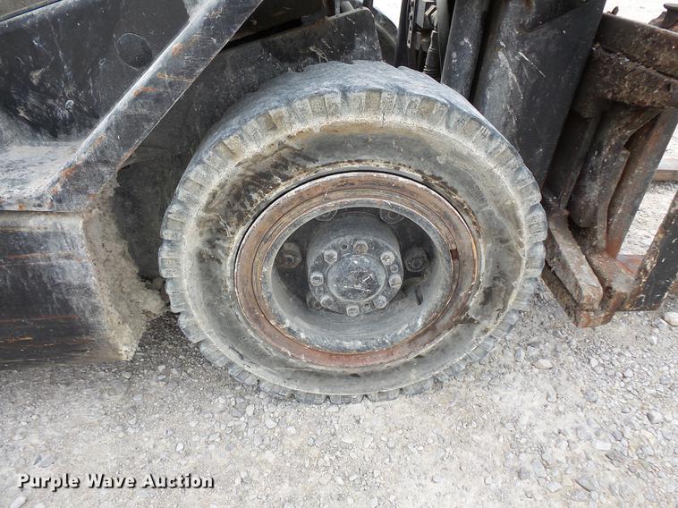 image for item FT9889 Yale GLP050RGNUAE090 forklift