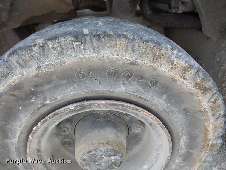 image for item FT9889 Yale GLP050RGNUAE090 forklift