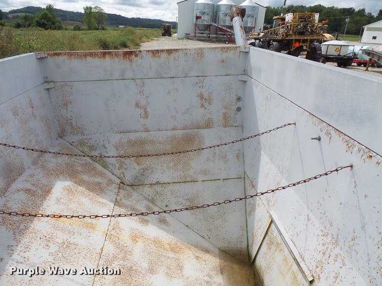 image for item FT9891 Gravity wagon