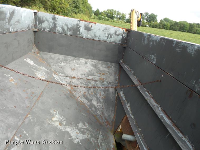 image for item FT9892 Gravity wagon