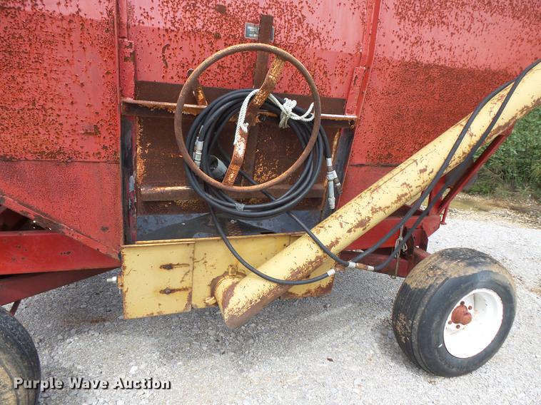 image for item FT9892 Gravity wagon