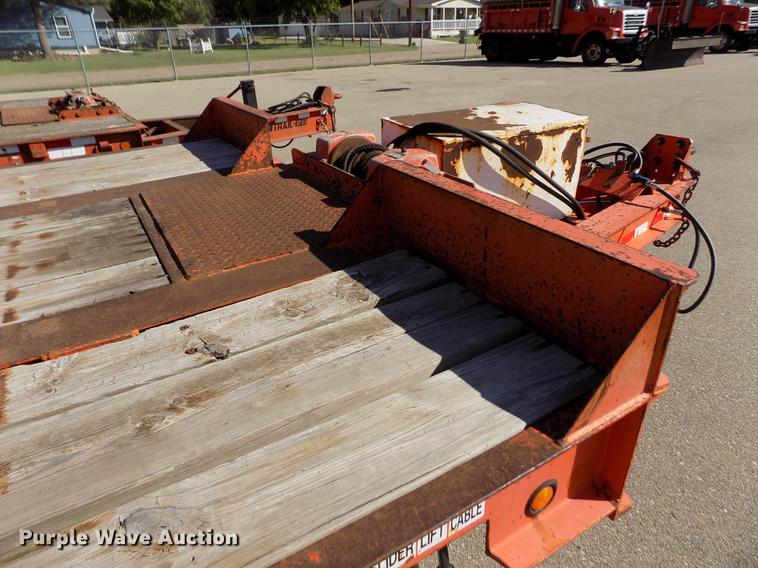 image for item DB4752 2002 Evaco Superline tilt deck equipment trailer