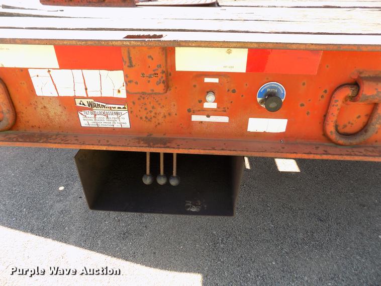 image for item DB4753 2003 Trail Eze TE40PSA-32 tilt deck equipment trailer