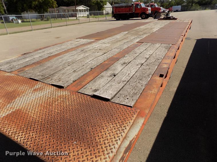 image for item DB4753 2003 Trail Eze TE40PSA-32 tilt deck equipment trailer