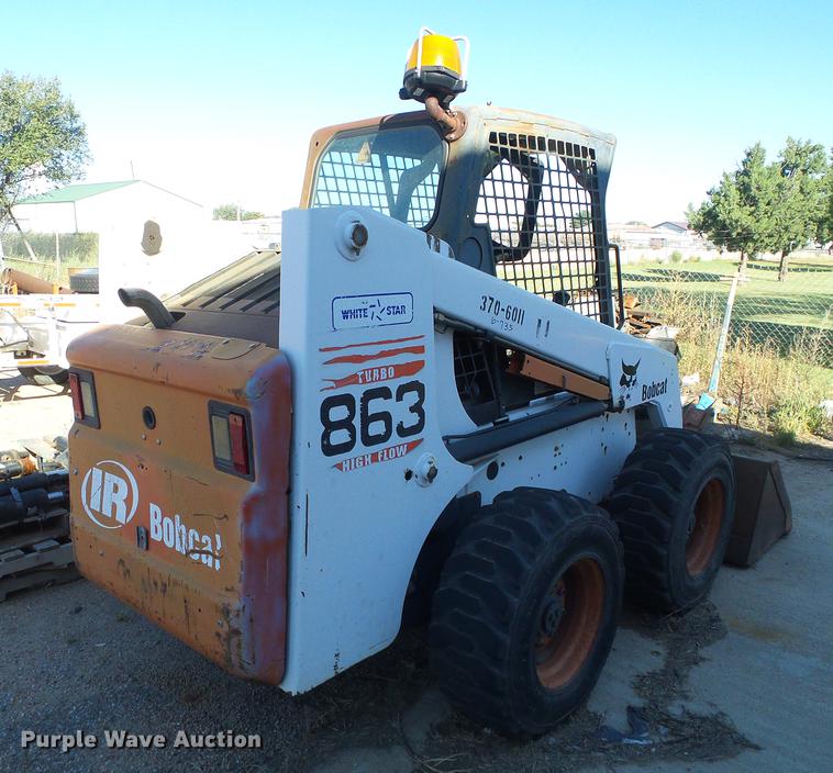 image for item DD5889 2001 Bobcat 863G skid steer