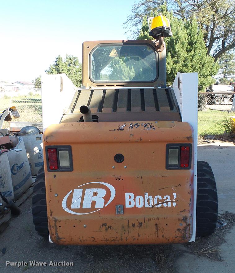 image for item DD5889 2001 Bobcat 863G skid steer