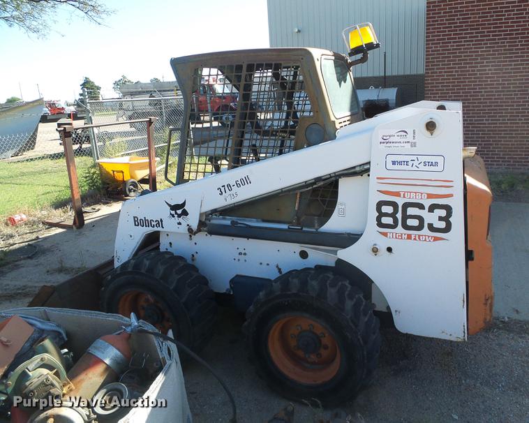 image for item DD5889 2001 Bobcat 863G skid steer