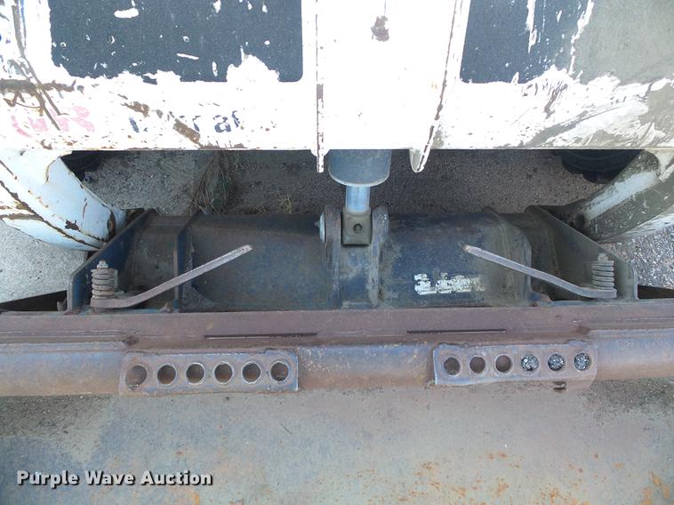 image for item DD5889 2001 Bobcat 863G skid steer