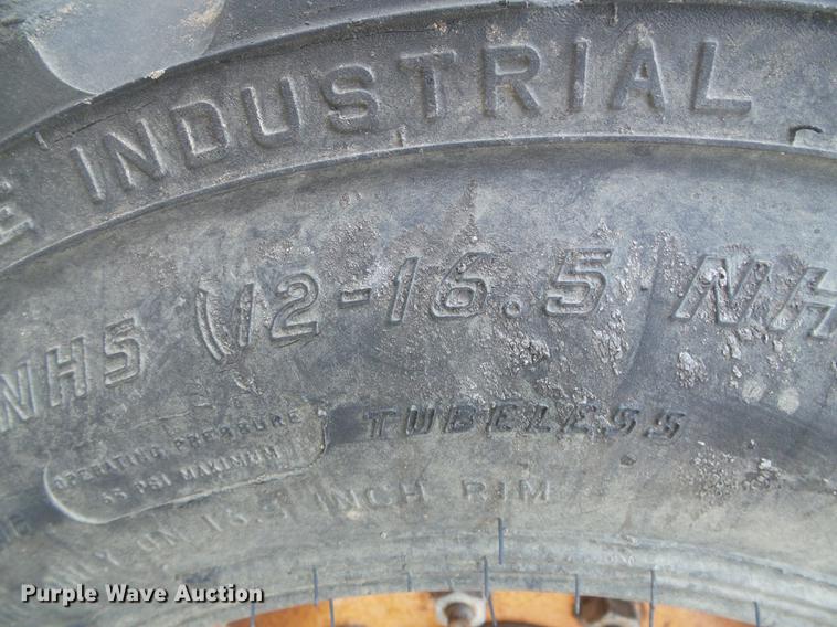 image for item DD5889 2001 Bobcat 863G skid steer