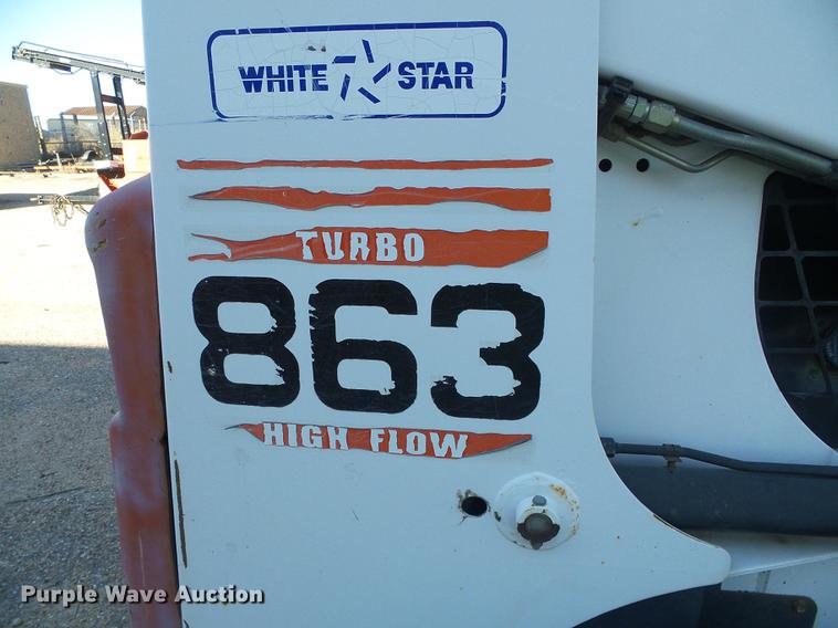 image for item DD5889 2001 Bobcat 863G skid steer