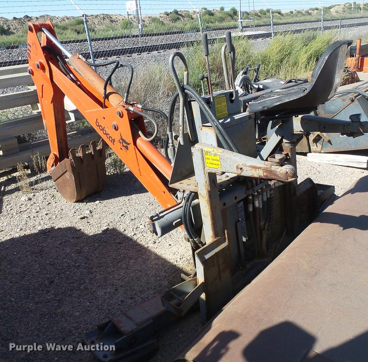 image for item DD5889 2001 Bobcat 863G skid steer