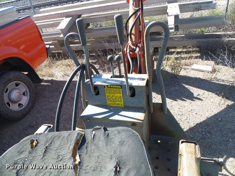 image for item DD5889 2001 Bobcat 863G skid steer