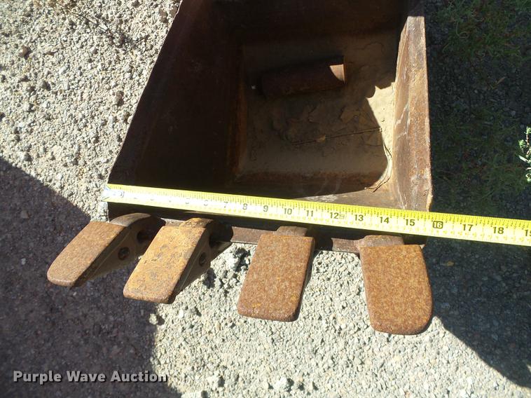 image for item DD5889 2001 Bobcat 863G skid steer