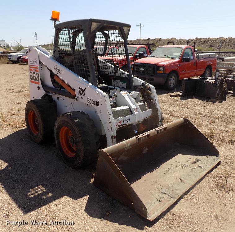 image for item DD5895 2001 Bobcat 863G skid steer