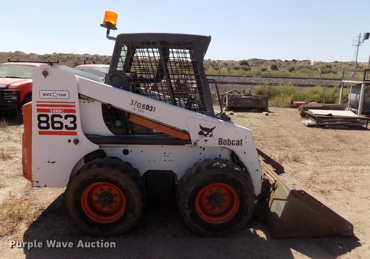 image for item DD5895 2001 Bobcat 863G skid steer